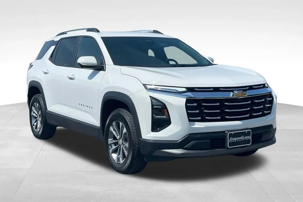 2025 Chevrolet Equinox LT photo 1