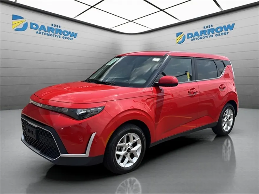 2023 Kia Soul LX photo 1