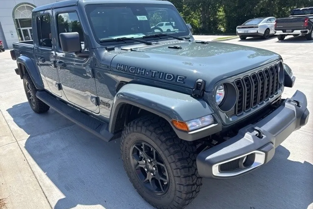 2025 Jeep Gladiator Sport photo 1