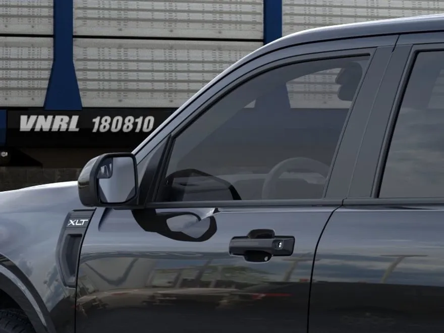 2025 Ford Maverick XLT photo 1