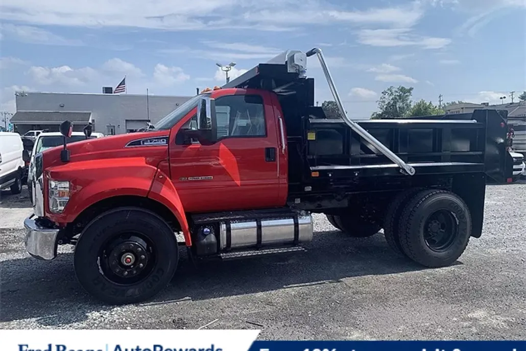 2026 Ford F-750 Base Regular Cab photo 1