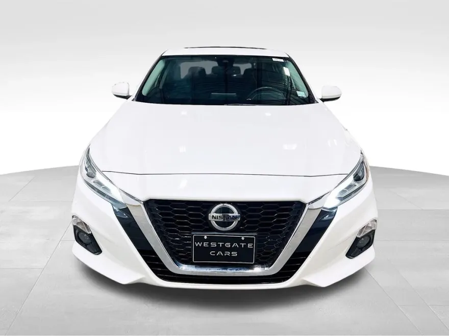 2020 Nissan Altima Platinum photo 1