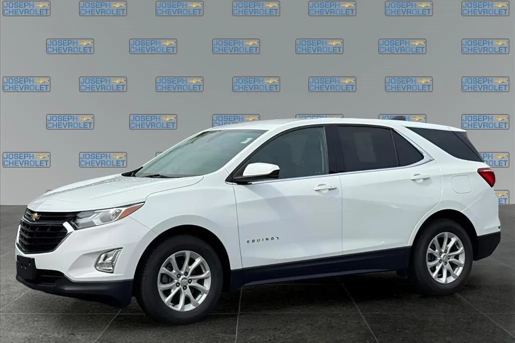 2020 Chevrolet Equinox LT photo 1