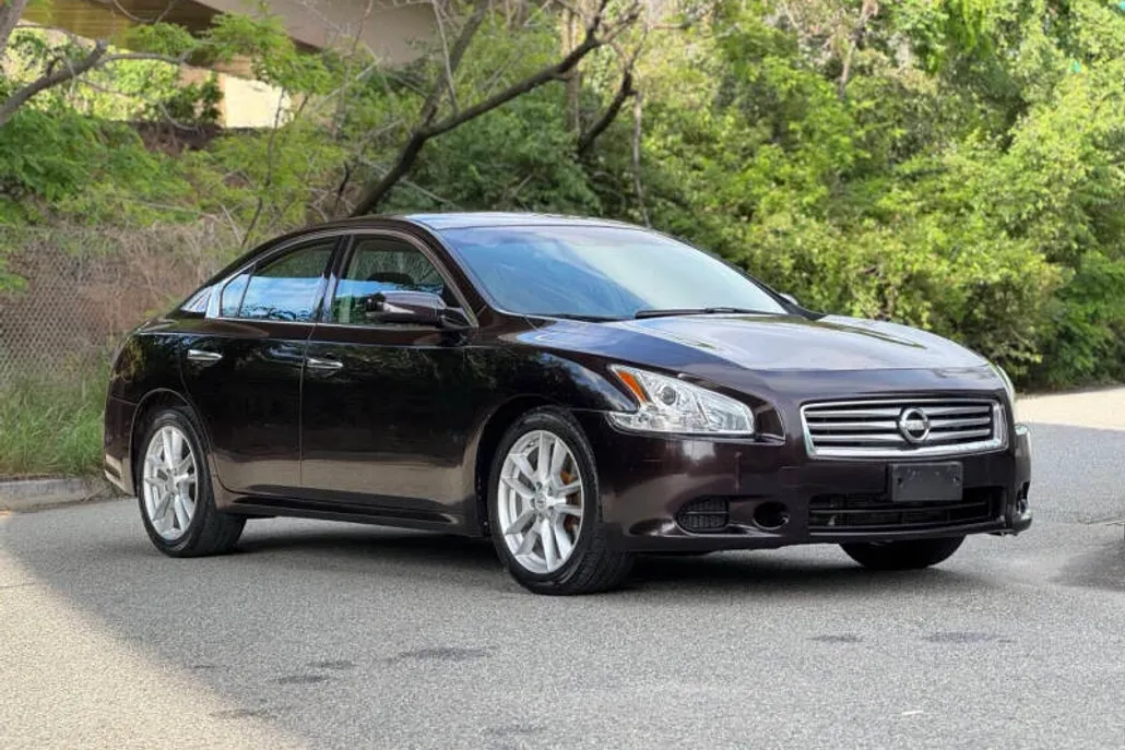 2014 Nissan Maxima S photo 1