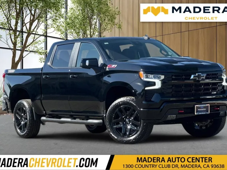 2026 Chevrolet Silverado Trail Boss LT photo 1