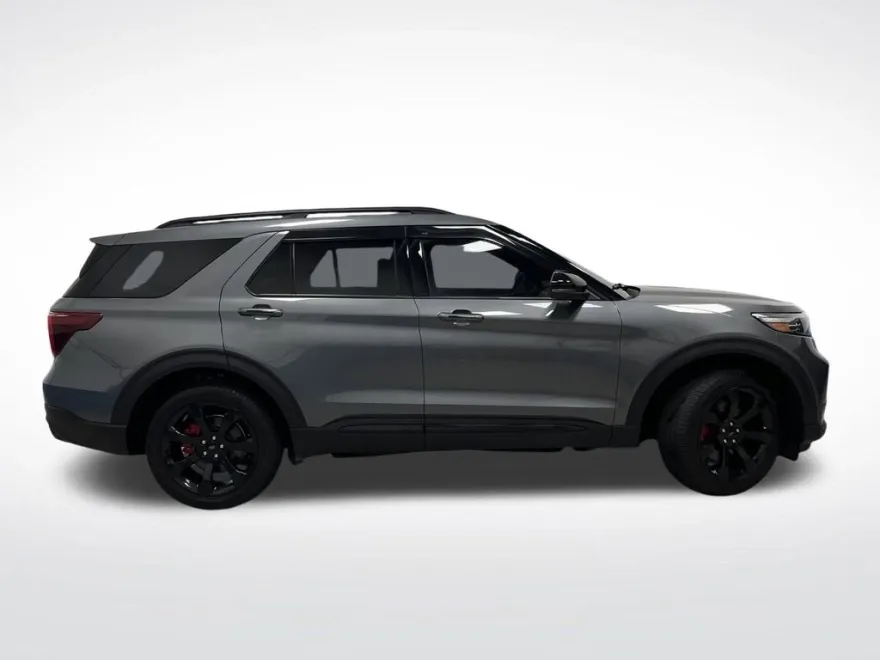2023 Ford Explorer ST photo 1