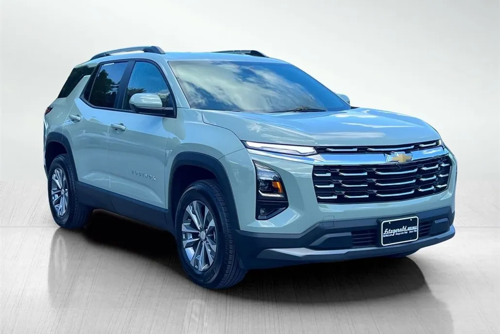 2025 Chevrolet Equinox LT photo 1