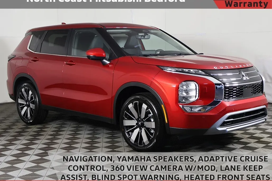 2025 Mitsubishi Outlander SE photo 1