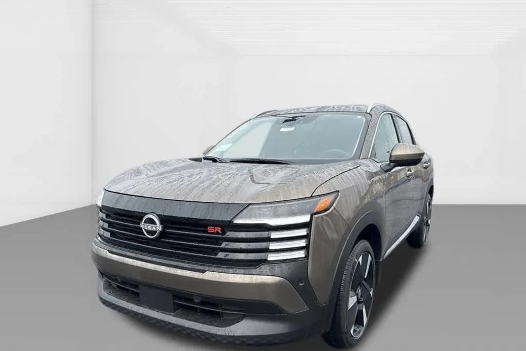 2025 Nissan Kicks SR photo 1
