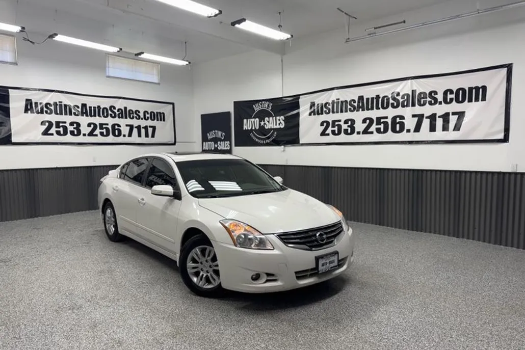 2010 Nissan Altima 2.5 SL photo 1