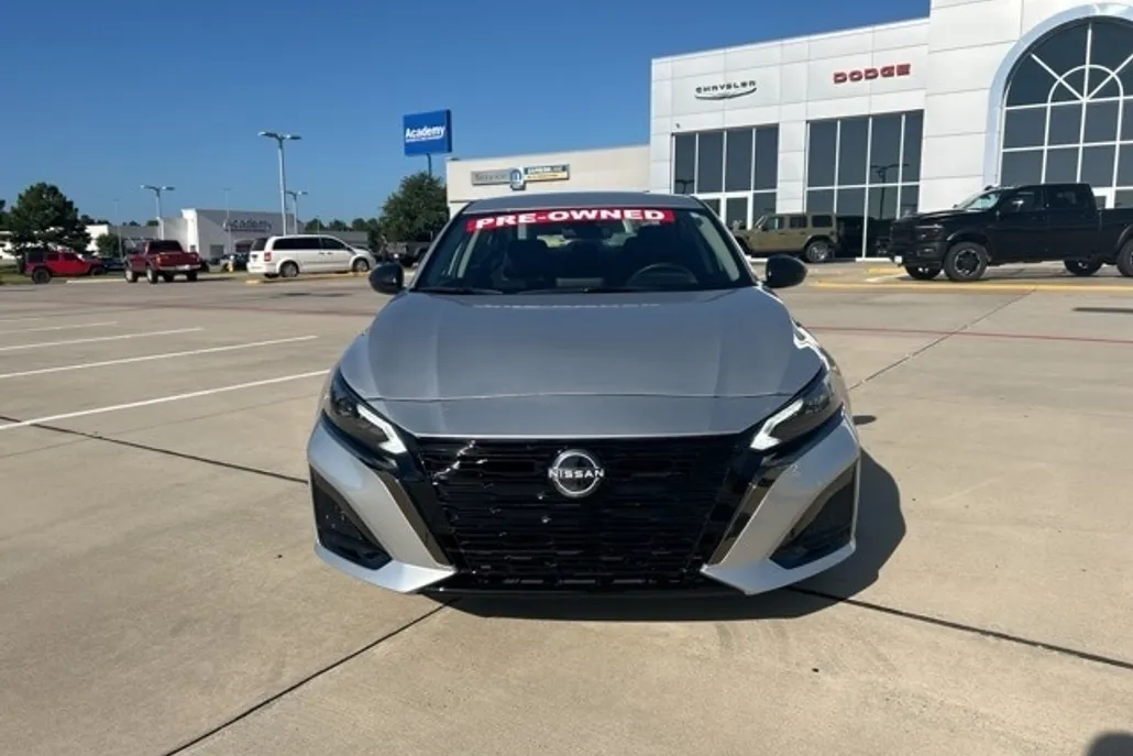 2024 Nissan Altima 2.5 SV photo 1