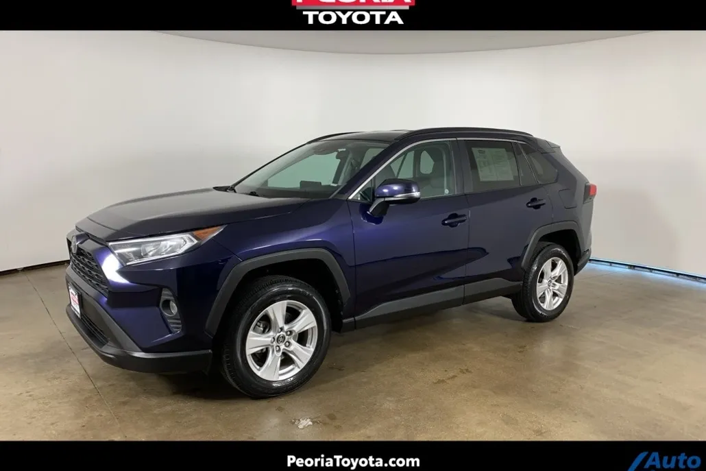 2021 Toyota RAV4 XLE photo 1