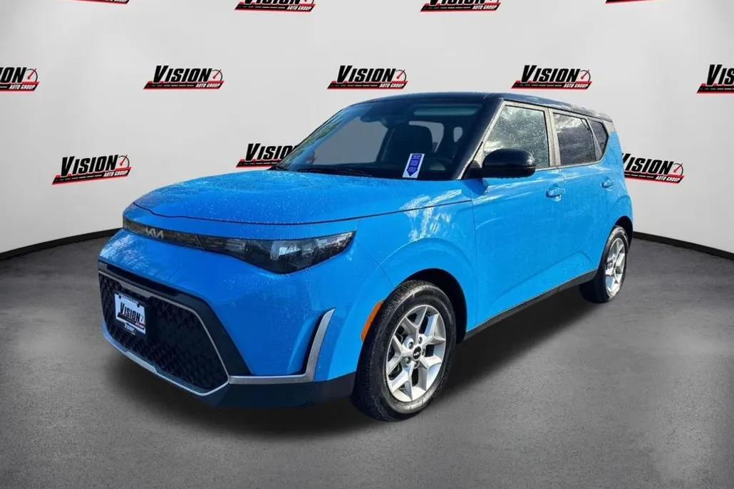 2023 Kia Soul S photo 1