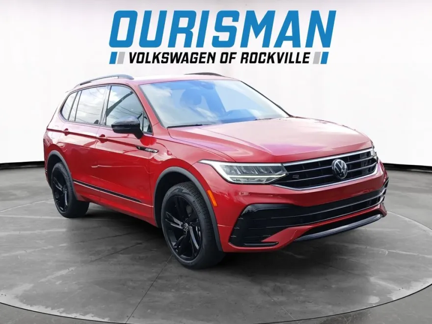 2024 Volkswagen Tiguan SE R-Line Black photo 1