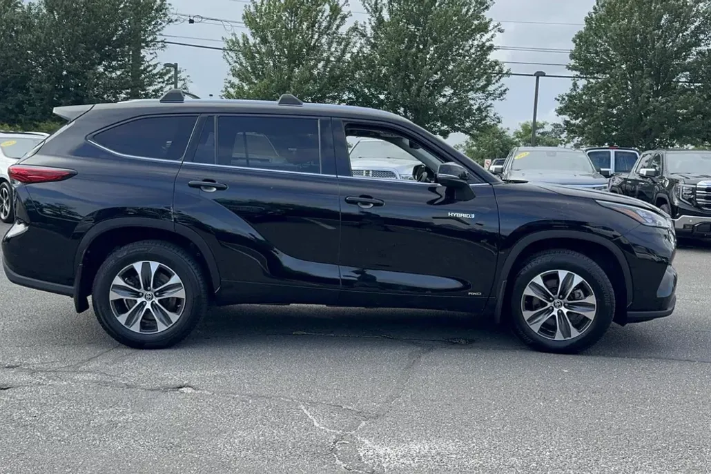 2020 Toyota Highlander Hybrid XLE photo 1
