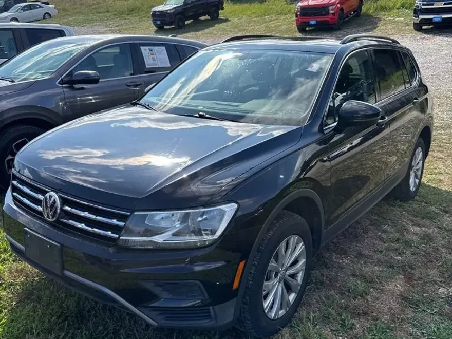 2019 Volkswagen Tiguan SEL R-Line photo 1