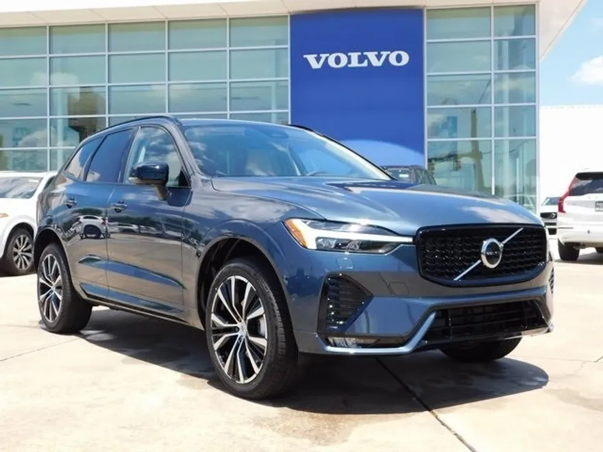 2025 Volvo XC60 B5 Plus photo 1