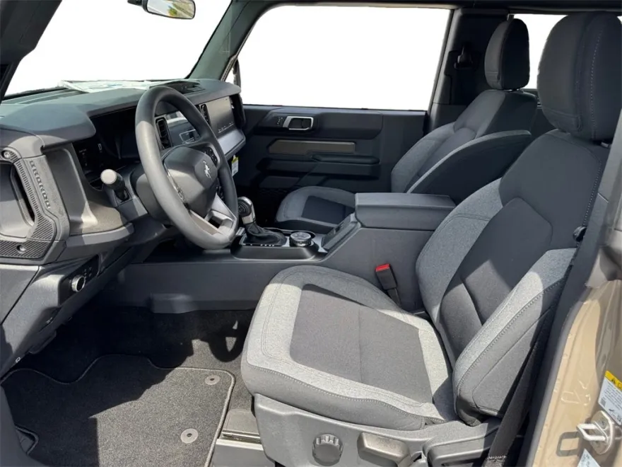 2025 Ford Bronco Base photo 9