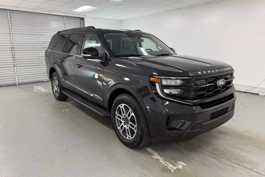 2025 Ford Expedition MAX photo 1