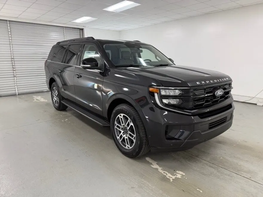 2025 Ford Expedition MAX photo 1