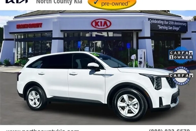 2025 Kia Sorento LX photo 1
