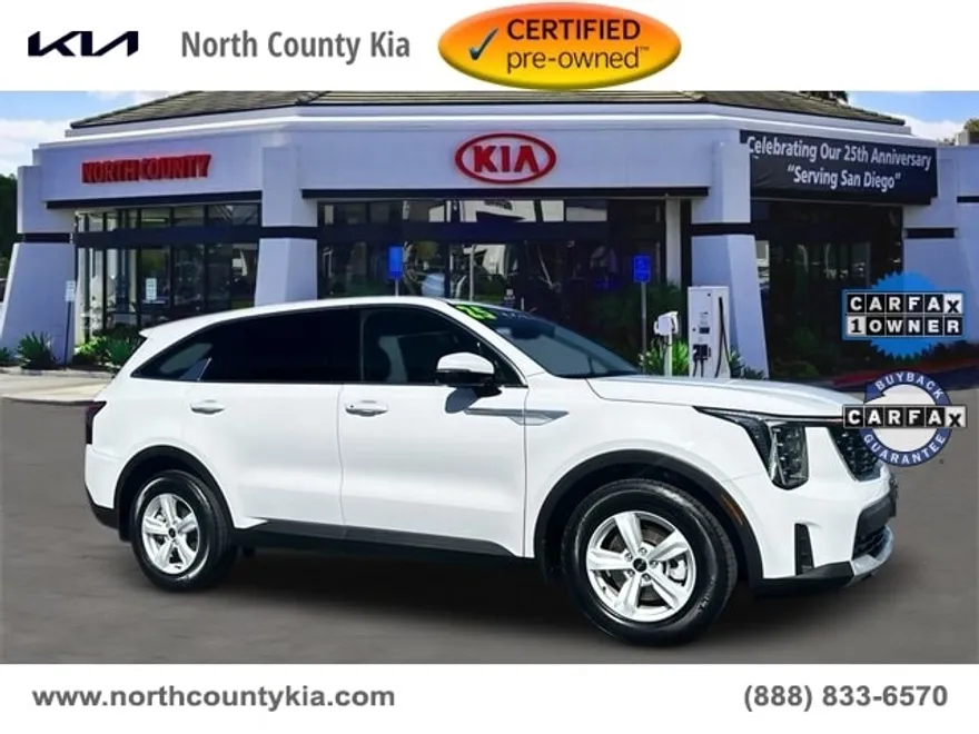 2025 Kia Sorento LX photo 1
