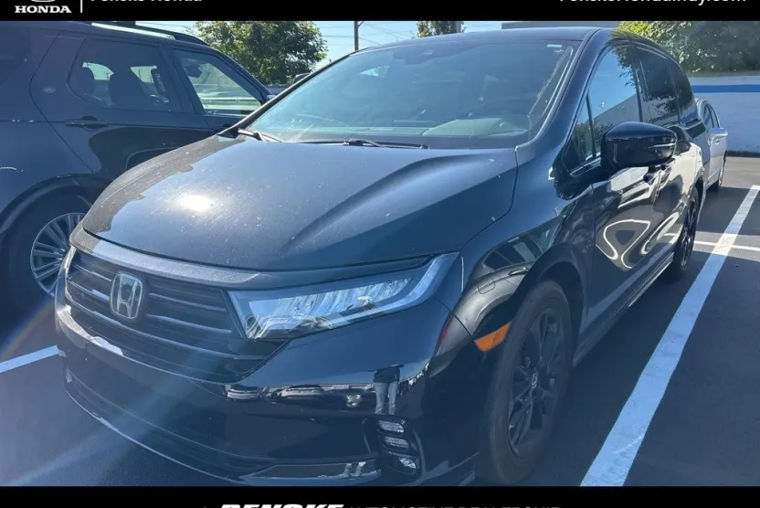 2023 Honda Odyssey Sport photo 1