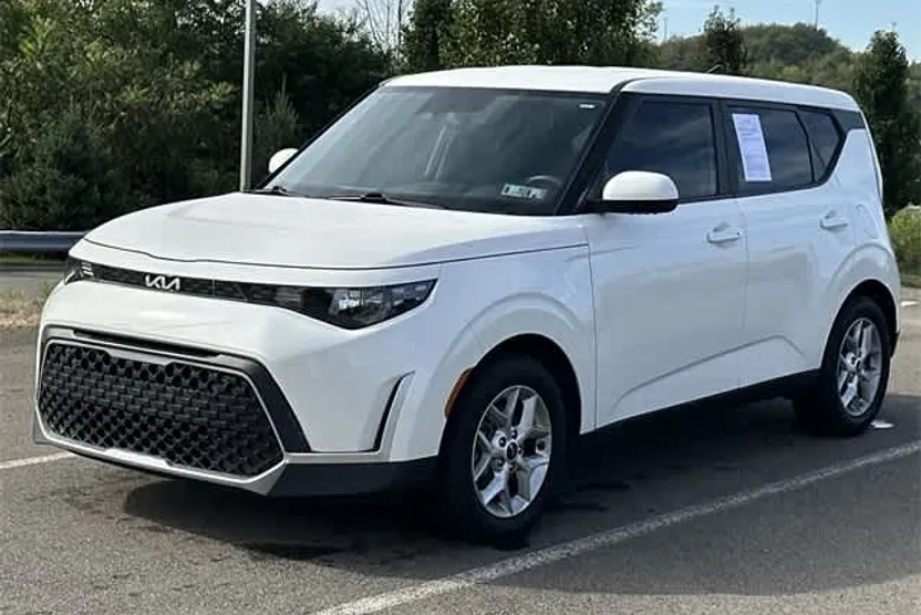 2023 Kia Soul S photo 1