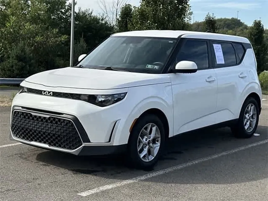 2023 Kia Soul S photo 1