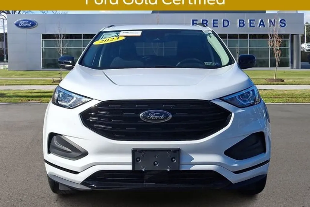 2023 Ford Edge SE photo 1