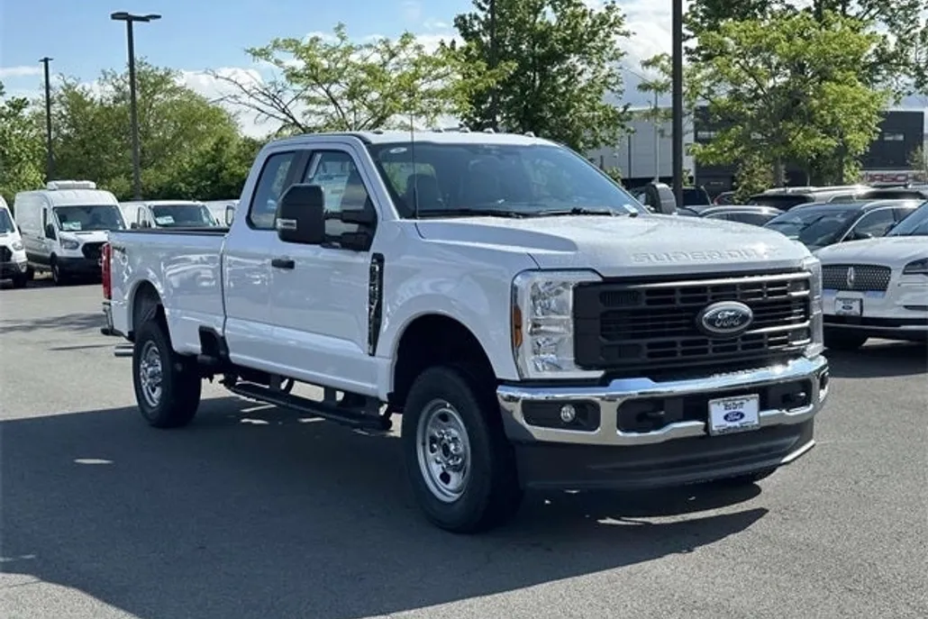 2025 Ford F-350 photo 1