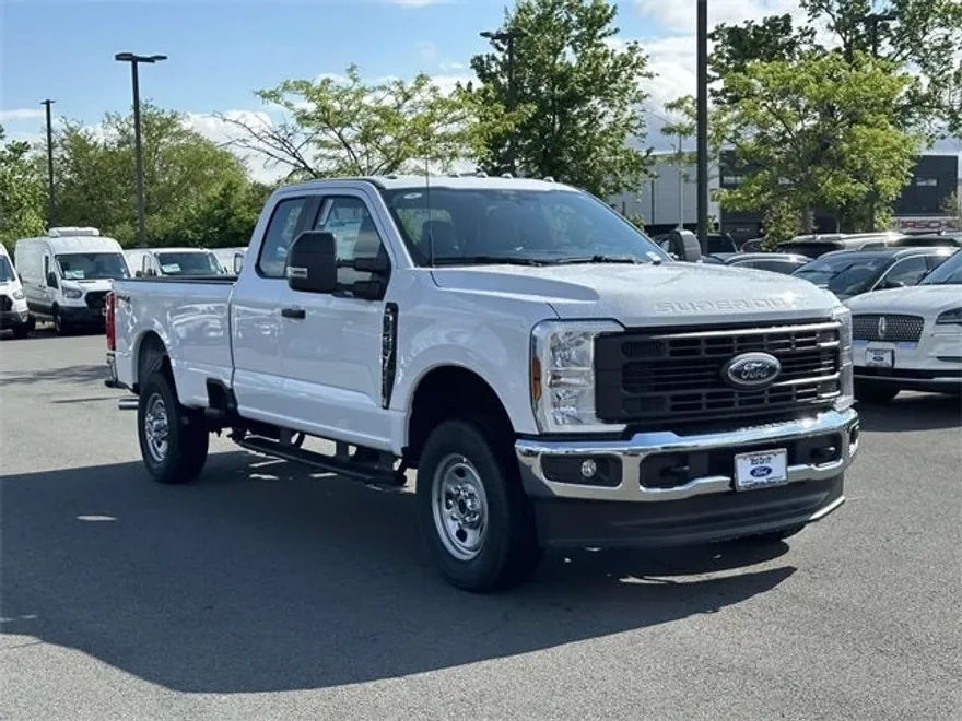 2025 Ford F-350 photo 1