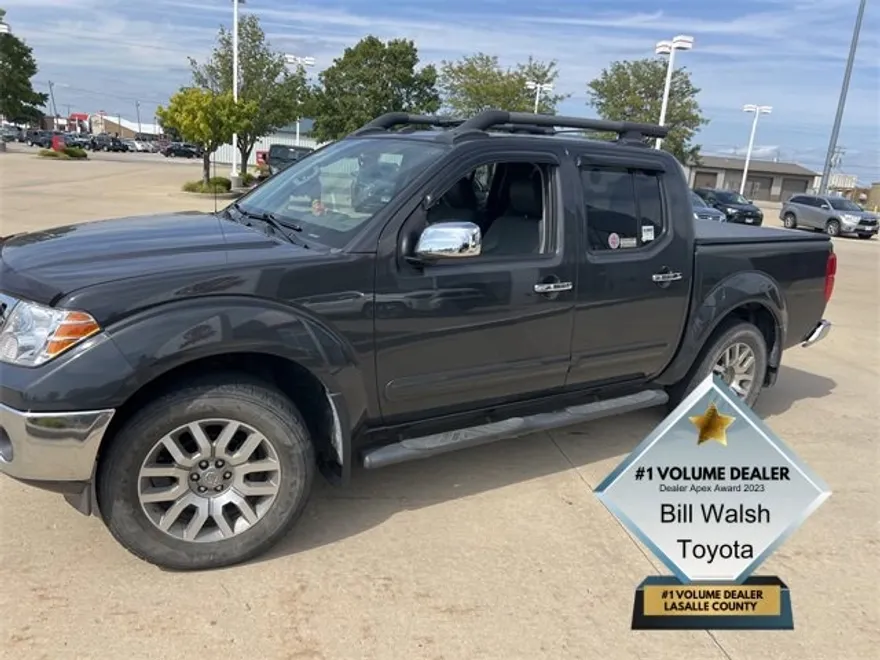 2012 Nissan Frontier SL Crew Cab photo 1
