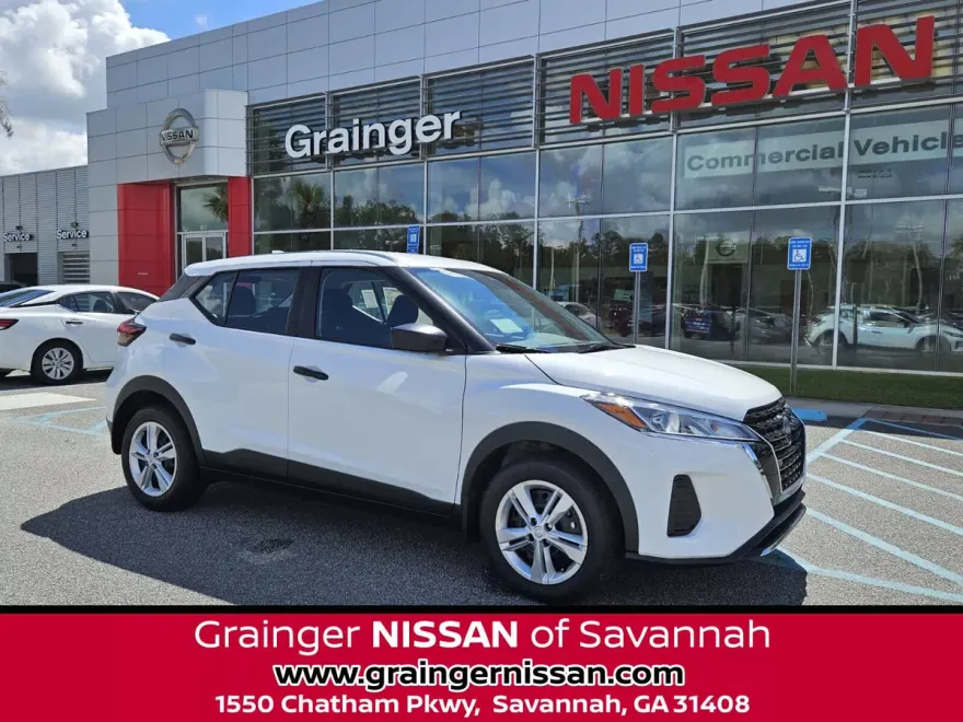 2025 Nissan Kicks Play S photo 1