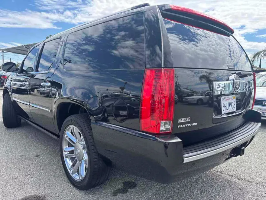2012 Cadillac Escalade ESV Platinum photo 1