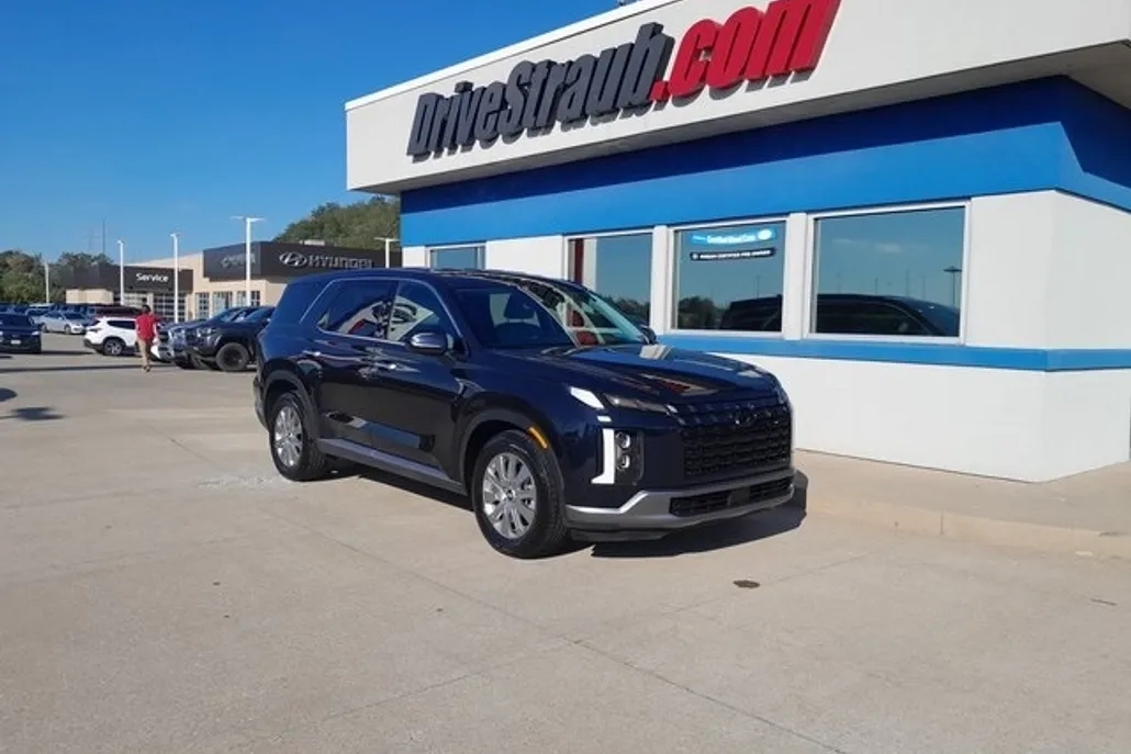 2025 Hyundai Palisade SE photo 1