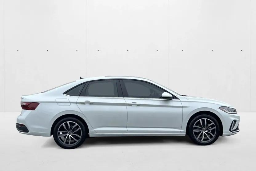 2025 Volkswagen Jetta SE photo 1