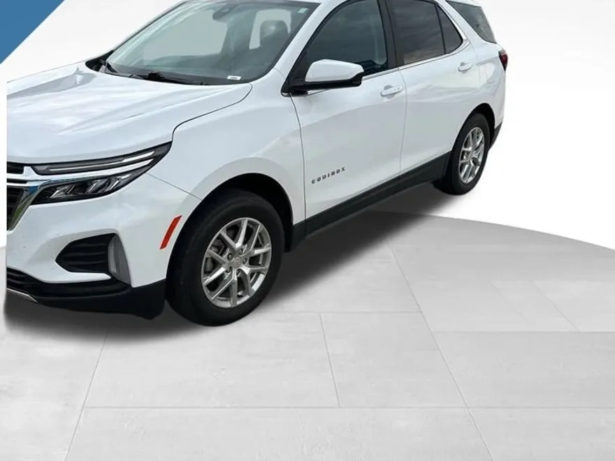 2022 Chevrolet Equinox LT photo 1