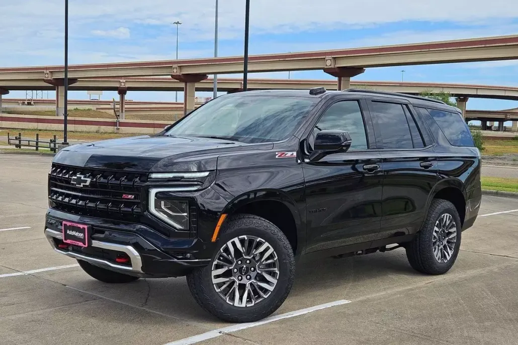 2025 Chevrolet Tahoe Z71 photo 1