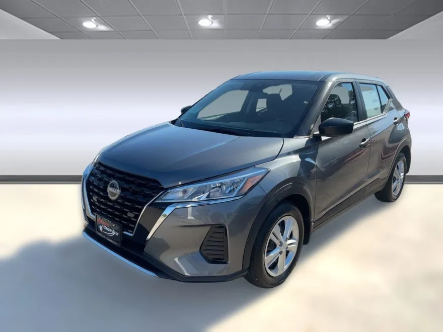 2025 Nissan Kicks Play S photo 1