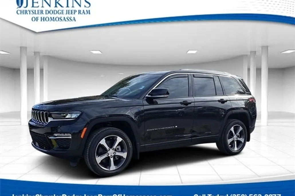 2024 Jeep Cherokee 4xe photo 1