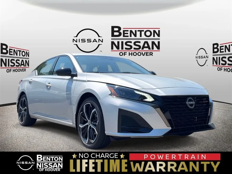 2025 Nissan Altima SR photo 1