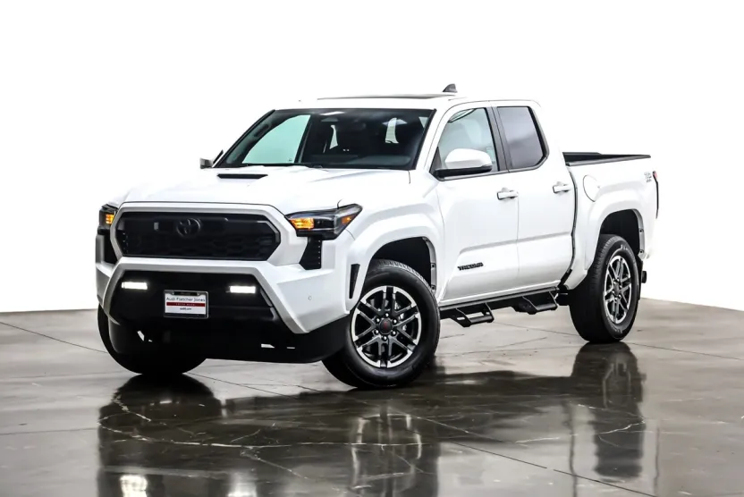 2024 Toyota Tacoma TRD Sport photo 1