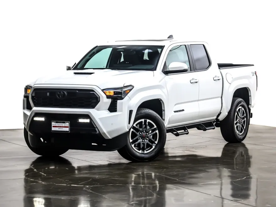 2024 Toyota Tacoma TRD Sport photo 1