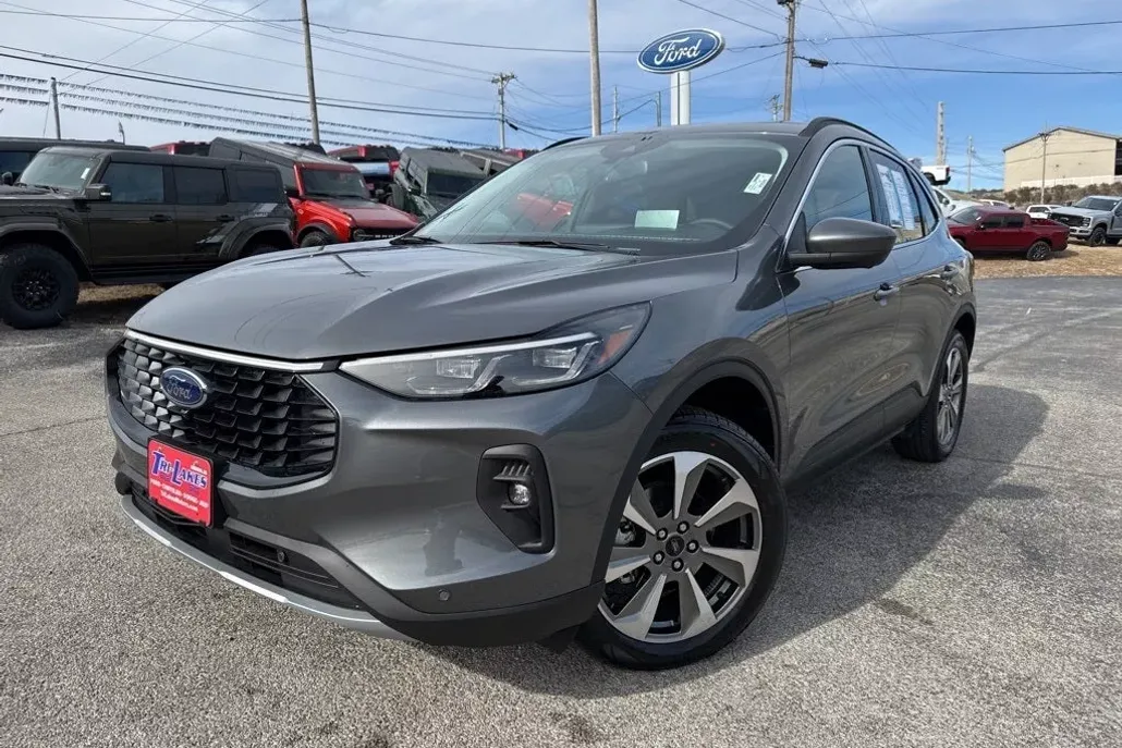 2025 Ford Escape Platinum photo 1