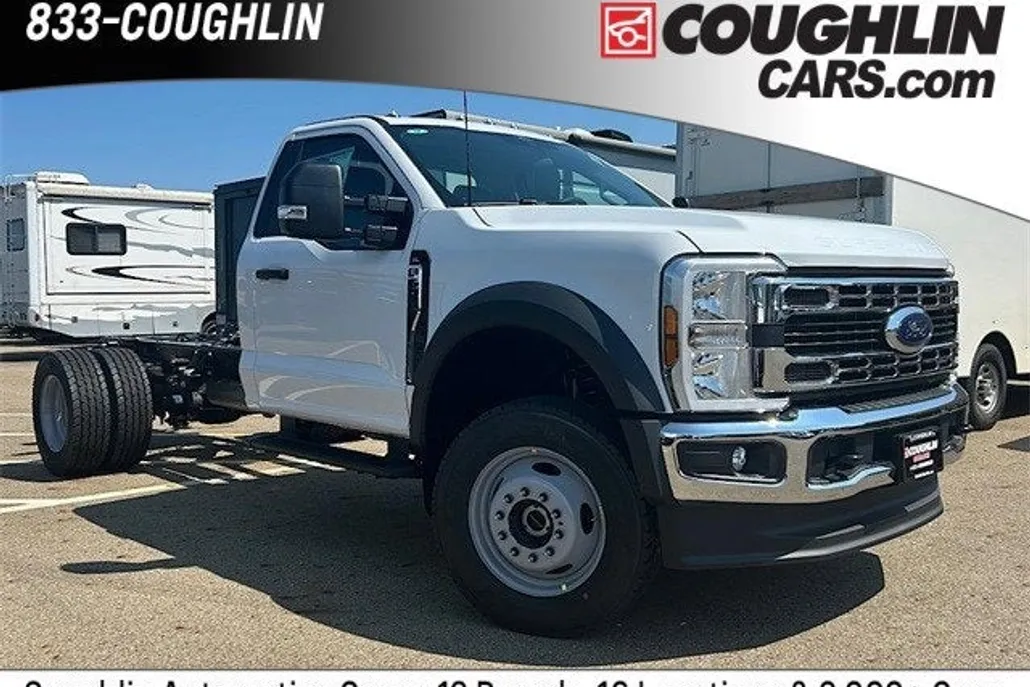 2025 Ford F-600 photo 1