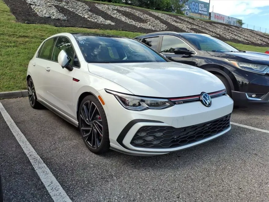 2024 Volkswagen Golf GTI Autobahn photo 1