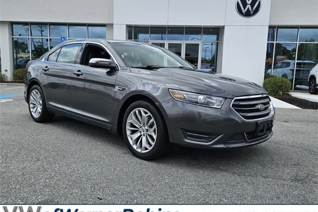 2017 Ford Taurus Limited photo 1
