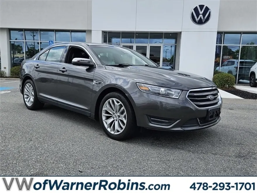 2017 Ford Taurus Limited photo 1
