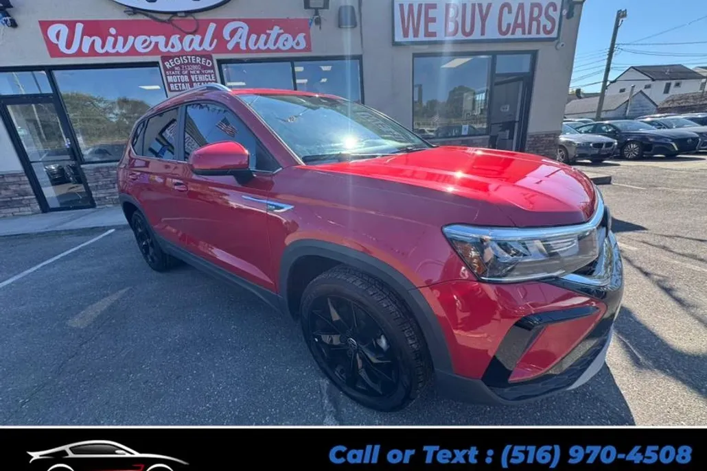 2023 Volkswagen Taos SE photo 1